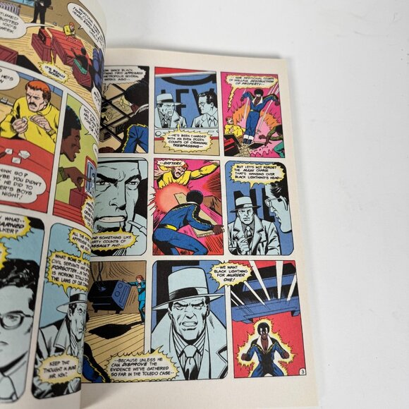 Black Lightning Volume 1 DC Comics Superheroes Science Fiction Graphic Novel PB - Picture 7 of 8